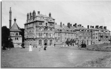 Croquet Lawn, Pump House Hotel